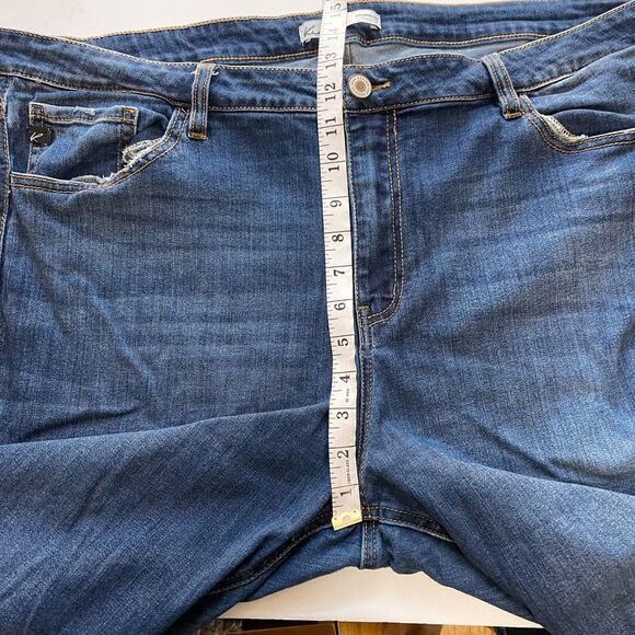 KanCan Distressed Cropped Jeans Size 24W - Picture 6 of 8
